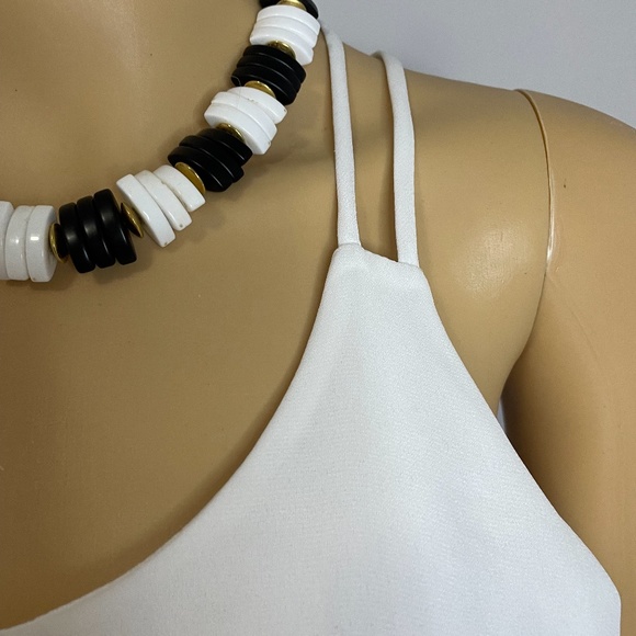 White halter chiffon like top w black white ikat patterned fitted mini skirt! - Picture 5 of 14